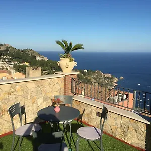 https://casa-bucalo.taorminaitalyhotels.com